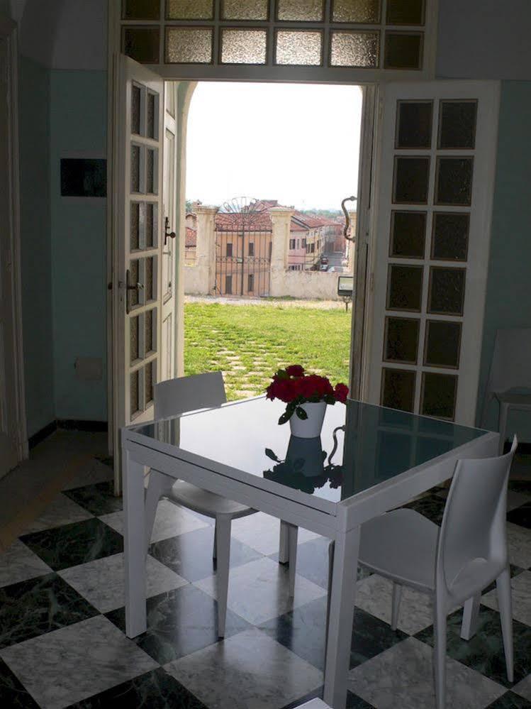 Dimora Castello Dei Conti Acomodação com café da manhã Trinità Exterior foto