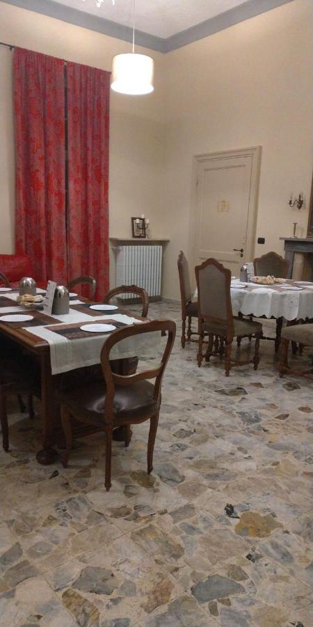 Dimora Castello Dei Conti Acomodação com café da manhã Trinità Exterior foto
